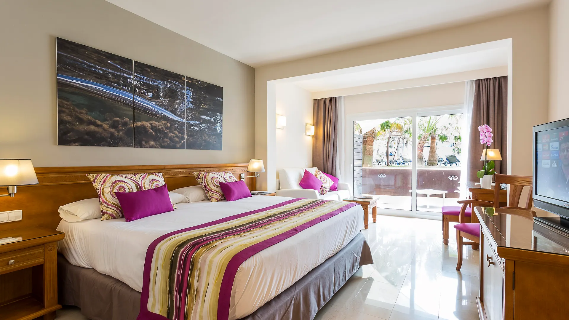 Grand Palladium Select Palace Ibiza Playa d'en Bossa Hotel