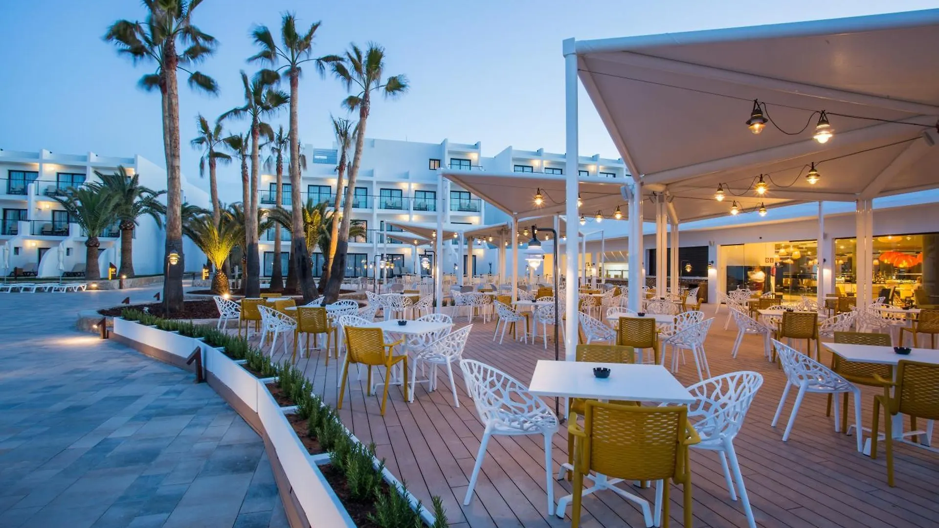 Grand Palladium Select Palace Ibiza Playa d'en Bossa 5*,  España